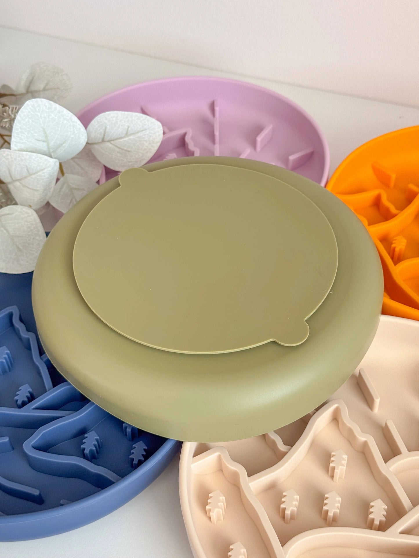 Bjerg og natur Slowfeeder skål/slikkemåtte m. sugekop til hunde og katte - Dapple