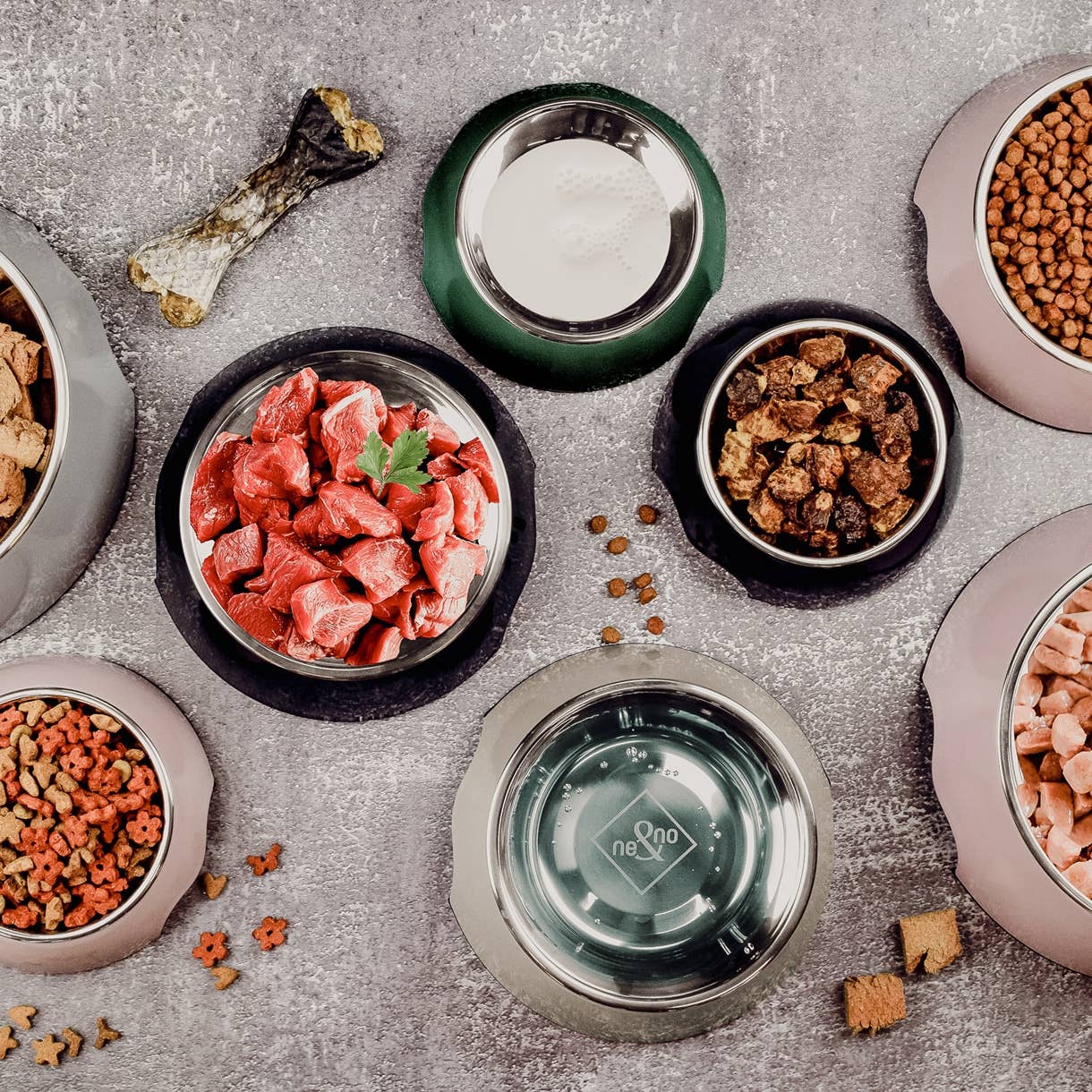 Ne&no® hundeskål 2-pak - rustfrit stål & melamin, skridsikker og tåler opvaskemaskine